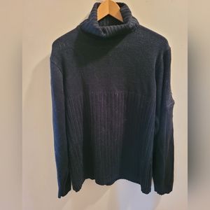 Southern Manner Mode mens sweater. Size medium.